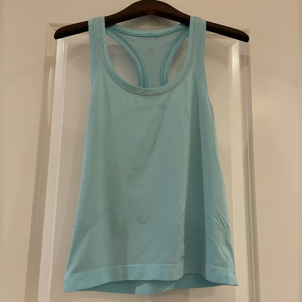 Lululemon Swiftly Tech size 6 light blue